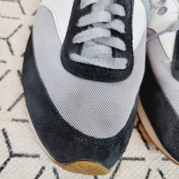 Saucony Hornet Sneaker in Black & Gray, sz 8.5 - Picture 5 of 11